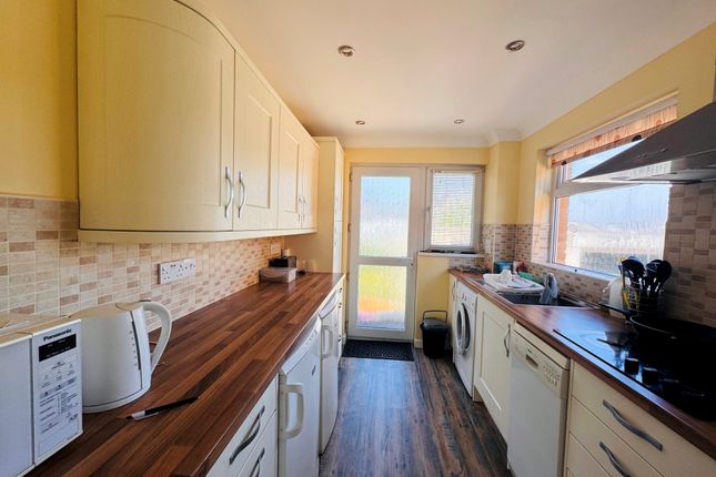 31 Pollard Close, Plymouth Devon, Devon photo 3