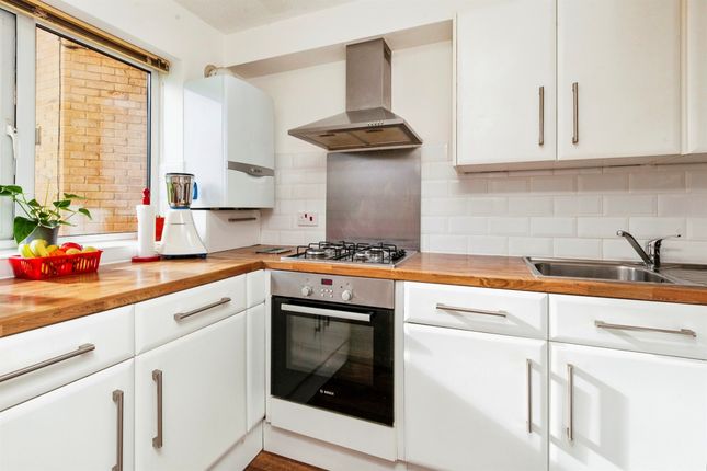 Flat for sale in Victoria Road, Slough