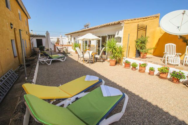 5 bed country house for sale in las vertientes cúllar granada