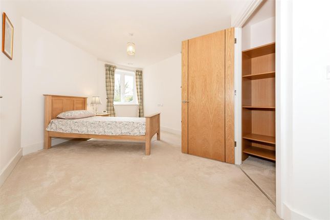 Flat for sale in Old Park Road, Hitchin, Hertfordshire