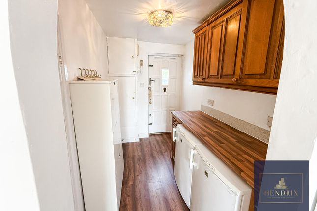 6, Kimpton Road, Sutton photo 5