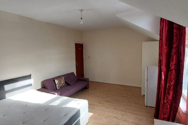 Thumbnail Room to rent in Princess Road, Manchester