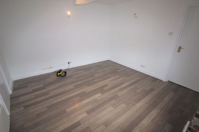 20, Joiner Lane, Swindon photo 2