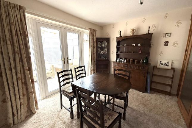 25, Hawkesmore Drive, Stafford photo 4