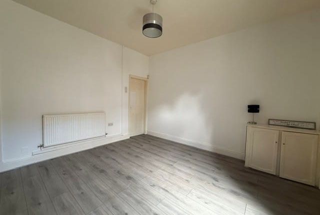 38, Scarlett Street, Burnley photo 5