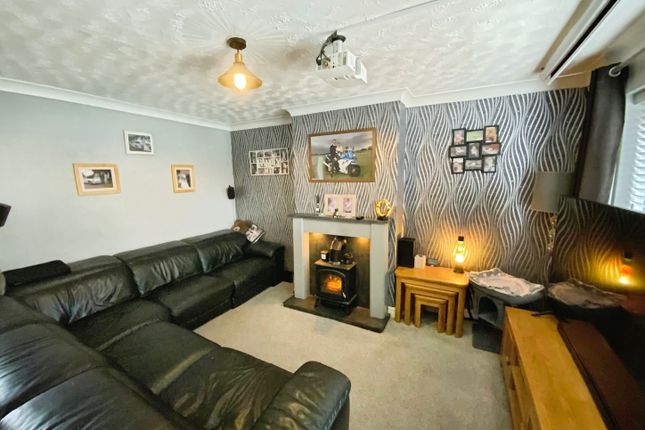 18, Grove Park, Beverley photo 2
