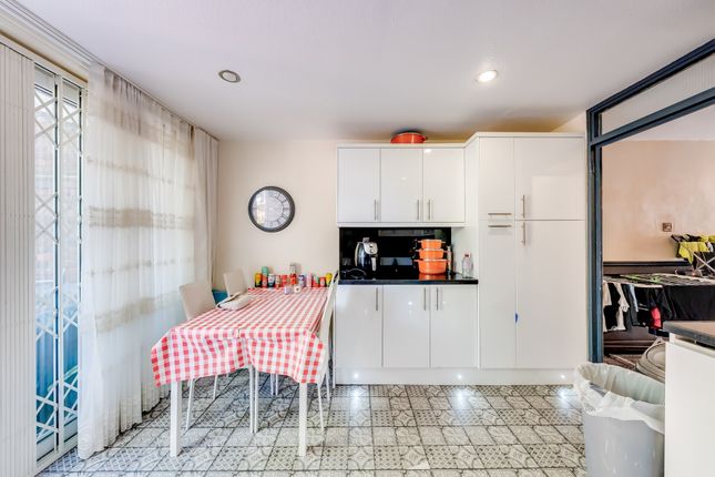 55, Erskine Crescent, Greater London photo 3