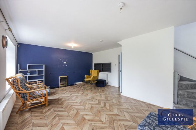 3, Mossendew Close, Uxbridge photo 3