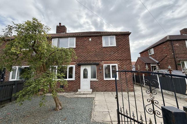 22, Hallfield Avenue, Leeds photo 2