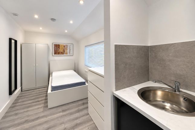 Studio house on Cooper Villas, Takeley, £700/mo
