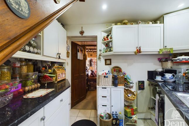 1 Stone Cottage, Crown Lane, Lydney photo 4