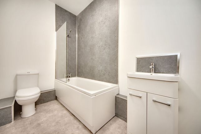 601 Ormskirk Road, Wigan photo 3
