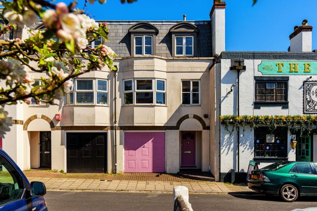 Thumbnail Town house for sale in North Gardens, Brighton
