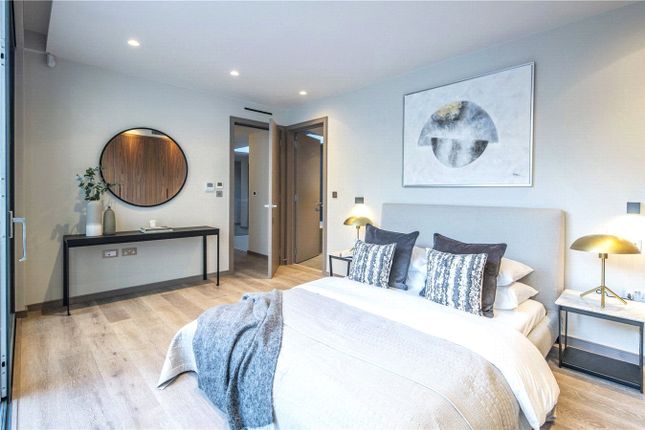 Mews house to rent in Abbey Road, St. John's Wood, London