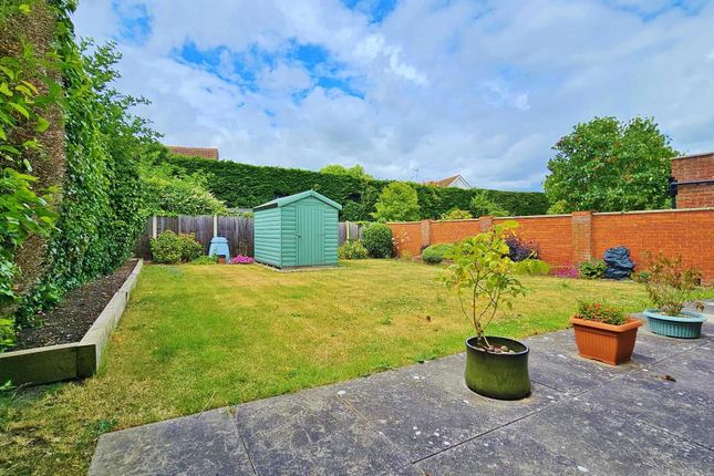 229, Halstead Road, Kirby-le-Soken photo 4