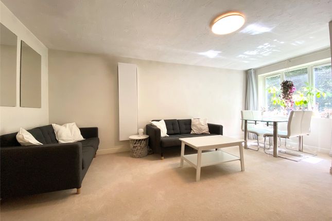 51, Masefield Gardens, Crowthorne photo 2