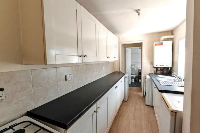 19 Stratfield Street, Sunderland photo 4