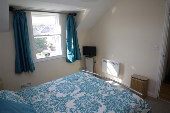 47, Whitehall Green, LEEDS photo 5