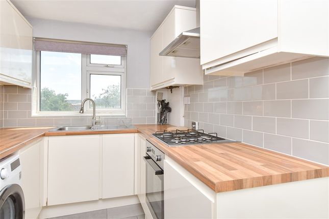 Merrals Wood Road Strood, Rochester photo 2