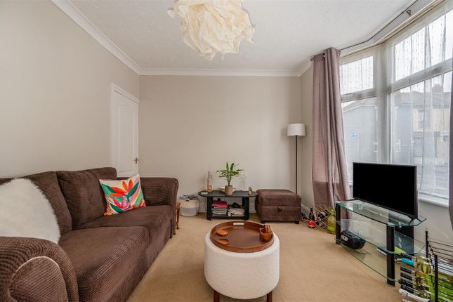 107, Reginald Road, Southsea photo 4
