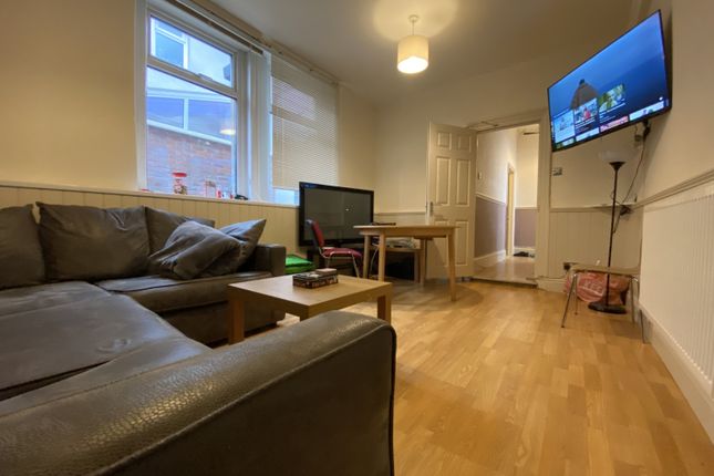 6-bed terraced on 13, Pen Y Wain Road, Cardiff, £3,210/mo