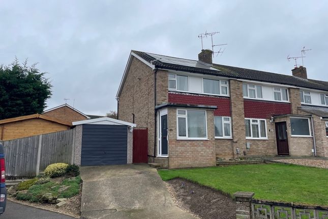 End terrace house for sale in Woodberry Drive, Sittingbourne