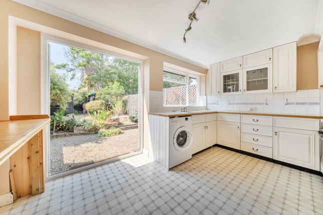 14, Emmbrook Gate, Berkshire photo 4