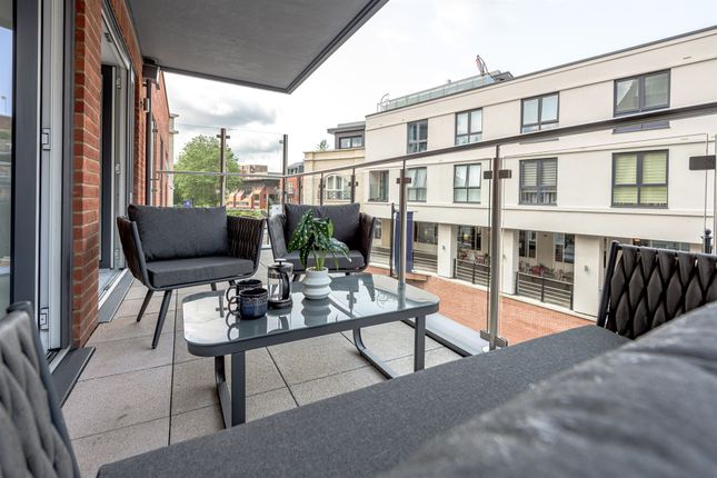 Penthouse for sale in Tre Archi, Waterside Quarter, Maidenhead