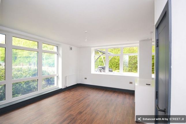Flat 4, Hawker House, Spindle Close, Hawkinge, Folkestone, CT18 7UH photo 2