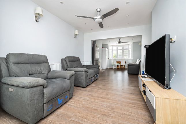 2, Beech Way, Twickenham photo 4