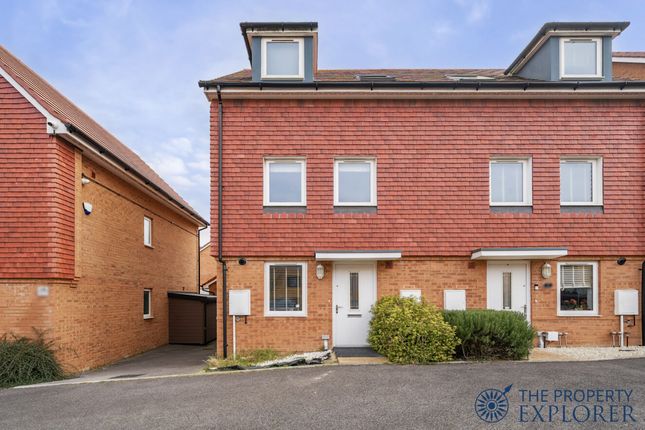 Thumbnail Town house for sale in Blackmoor Drive, Rooksdown