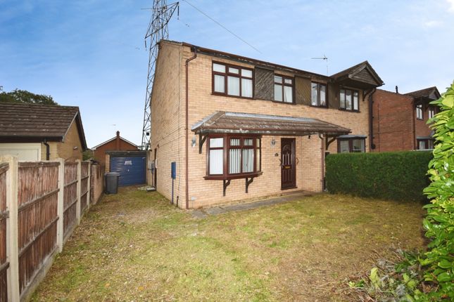 3-bed semi-detached on Dorrington Close, Sleaford, £169,950