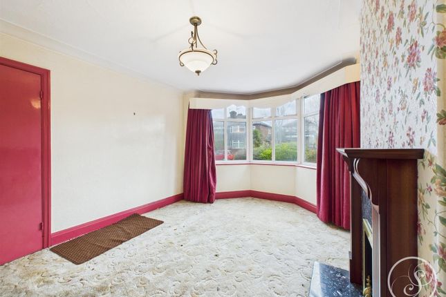 17, Hawks Nest Gardens West, Leeds photo 3