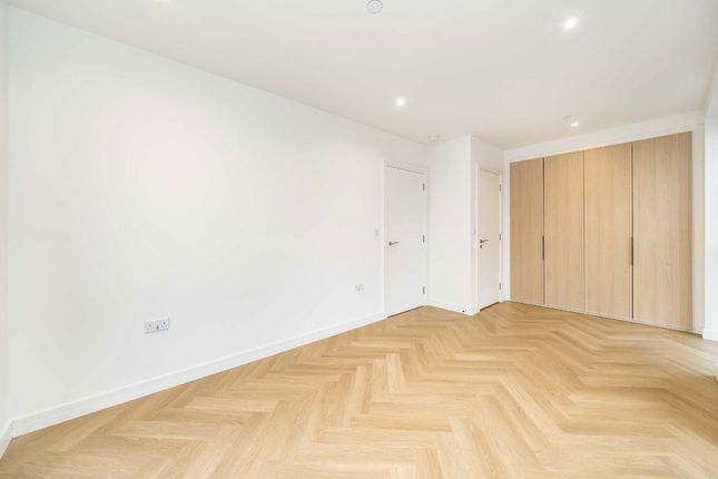 Flat 57 Lindley House 1 Henshaw Parade, The Hyde, London photo 5