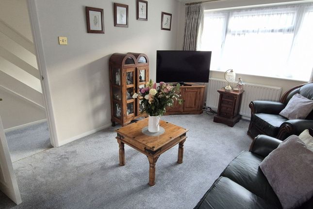 6, Folly Close, Hitchin photo 3