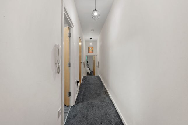 Apt 328, Holden Mill Blackburn Road, Bolton photo 3