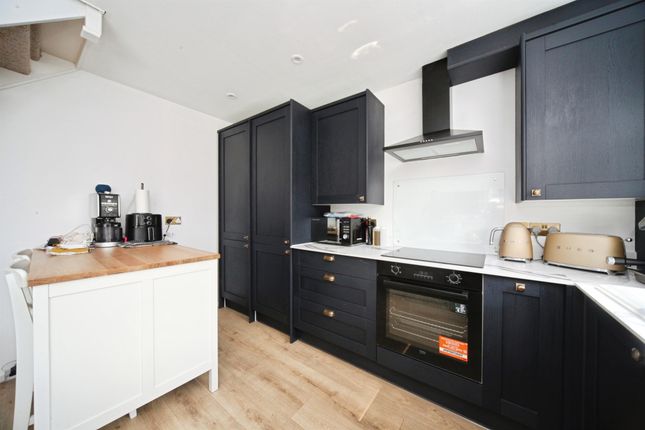 6, Lowry Drive, Dunstable photo 3