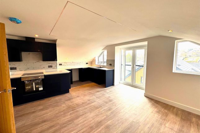 Flat 8, Greenswood Mews, Greenswood Road, Brixham photo 3