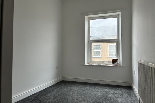 46, Westlea, CHESTERFIELD photo 2