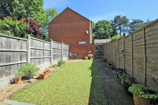 18, Wood End Close, Bedford photo 4