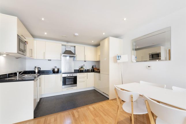 Flat to rent in 25 Indescon Square, Canary Wharf, London