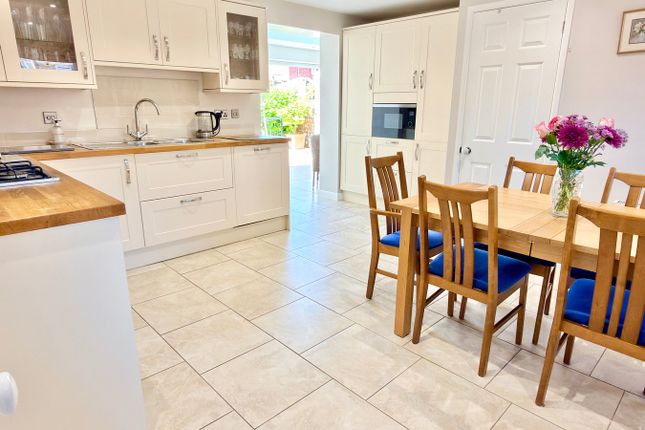 46, Queensmead, Tewkesbury photo 3