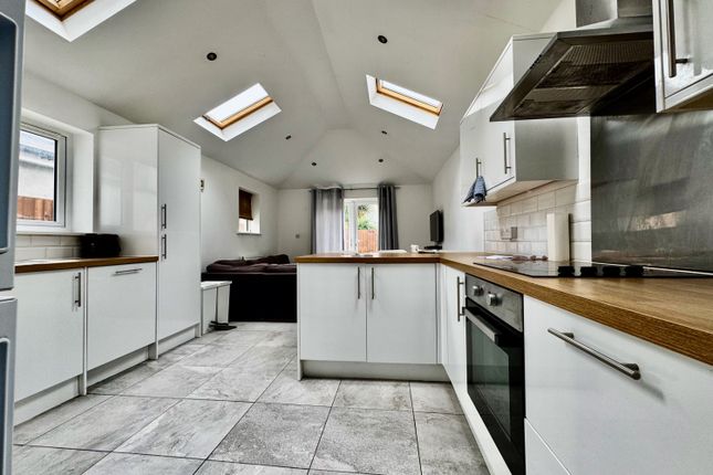 66, Maindy Road, Cardiff photo 2
