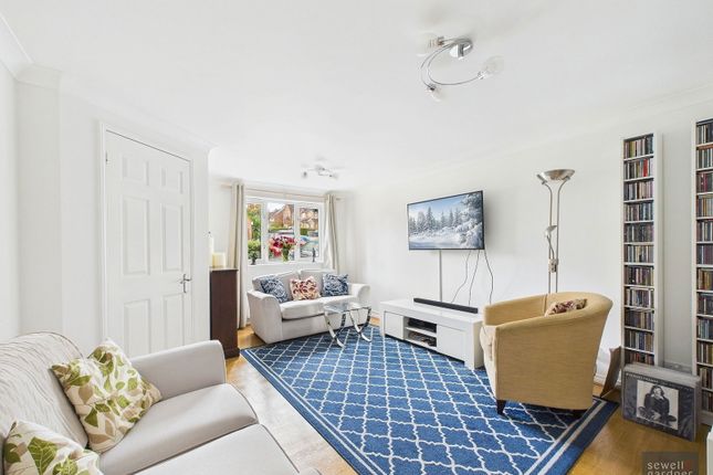 62, Thellusson Way, Rickmansworth photo 2