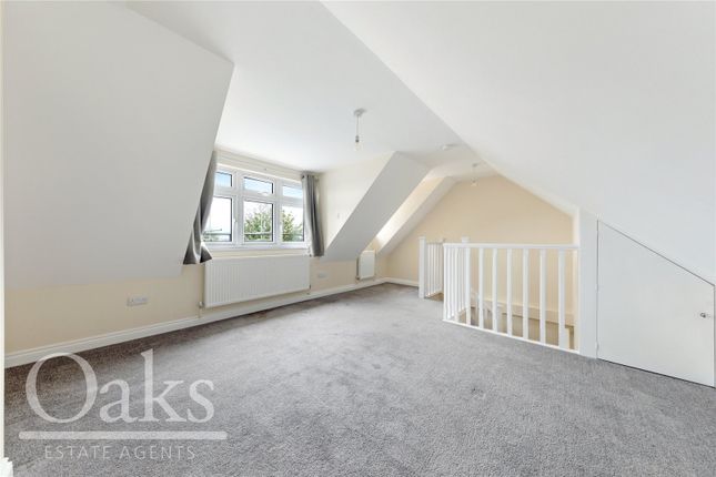 Flat to rent in Streatham High Road, London