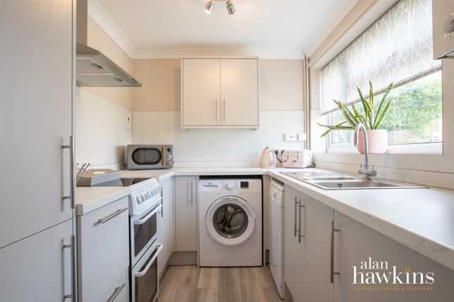 44, Betjeman Avenue, Royal Wootton Bassett photo 4