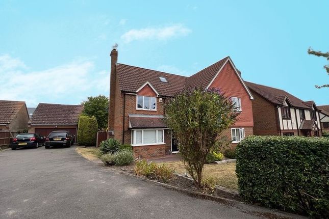 Thumbnail Detached house for sale in Bishops Field, Aston Clinton, Aylesbury
