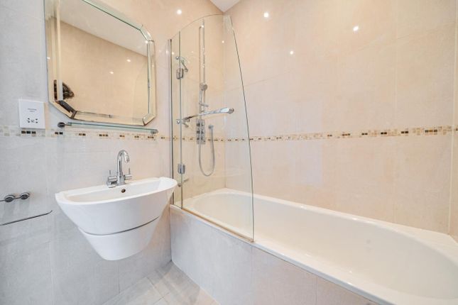 First Floor Flat, 83, Felsham Road, London photo 4