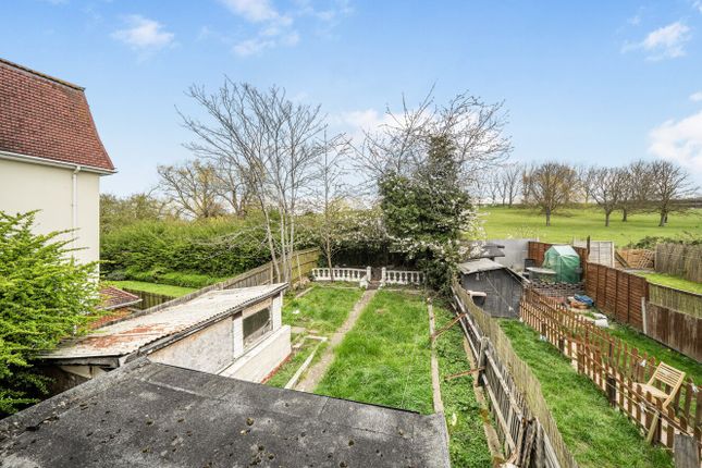 247, Downham Way, Bromley photo 4