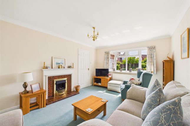 32, Beech Road, Elloughton photo 2
